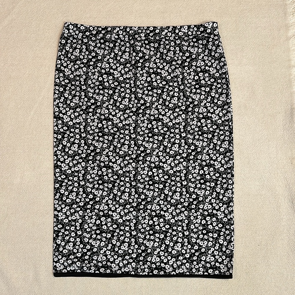 SHEIN Curve Ditsy Floral Print Skirt 4X